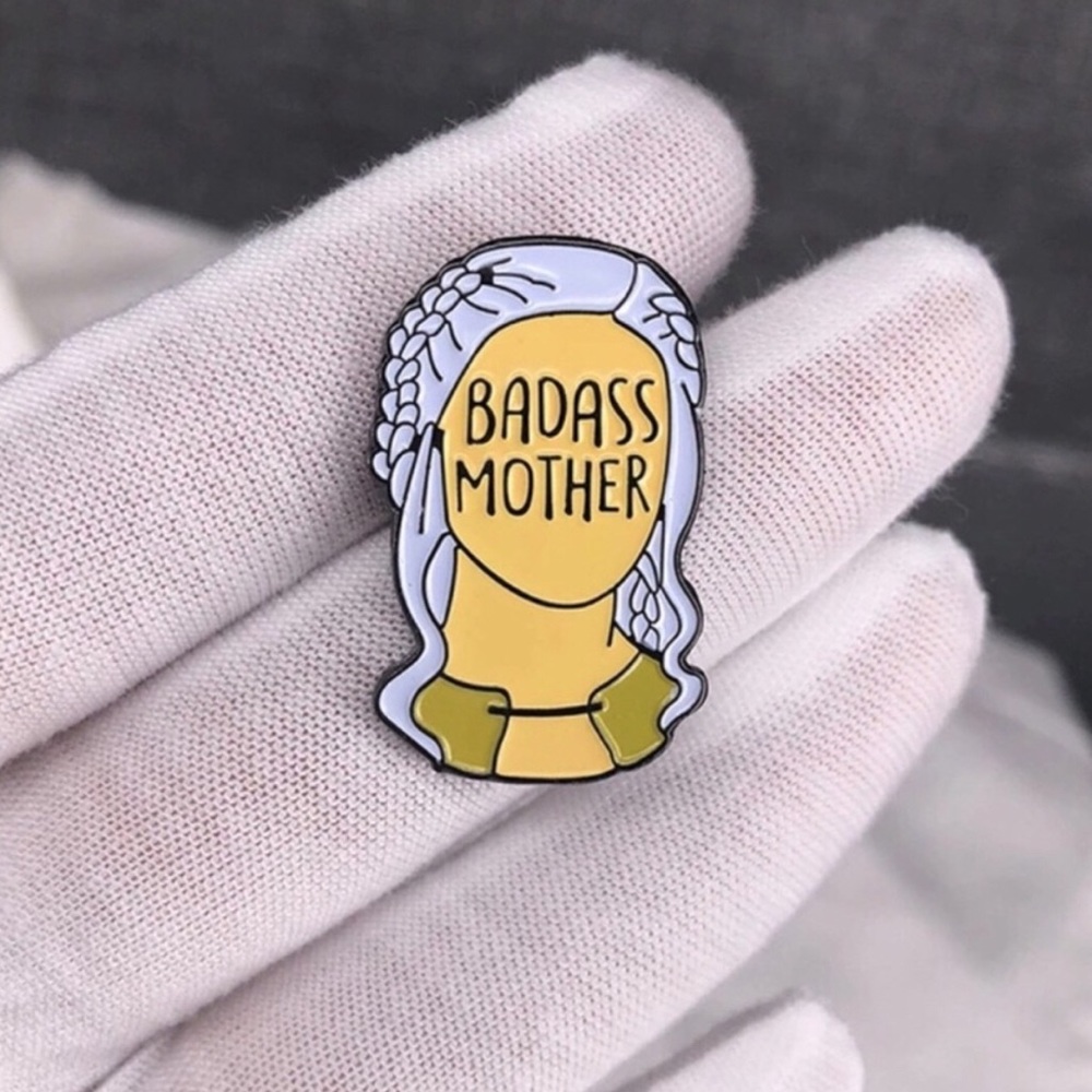 🆕 Badass Mother Game of Thrones enamel pin brooch - Picture 2 of 3